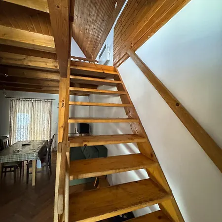 Tara Isidora Apartman *