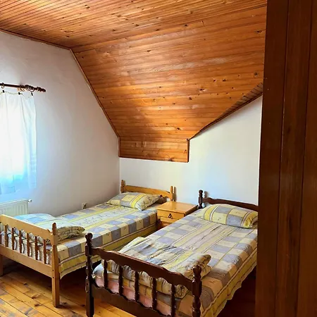 Tara Isidora Apartman *